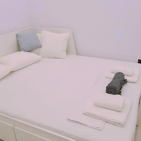 Mezarina Luxury Apts * Αγία Νάπα