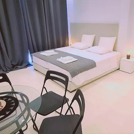 Mezarina Luxury Apts Ayía Nápa