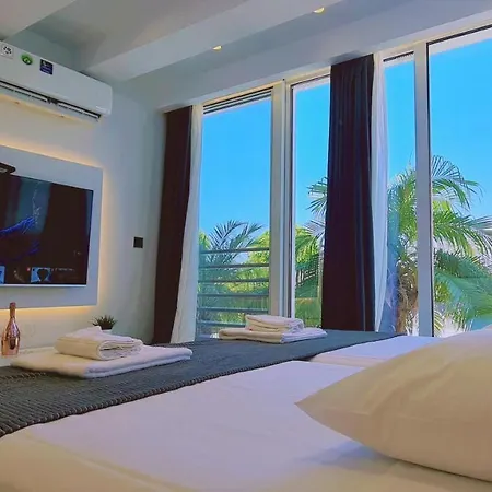 Mezarina Luxury Apts Appartement Ayía Nápa