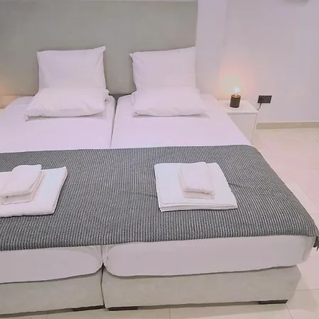 Mezarina Luxury Apts Apartment