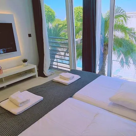 Mezarina Luxury Apts Appartement Ayía Nápa